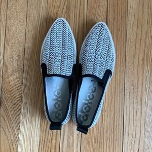 Dolce Vita sneaker, size 6!